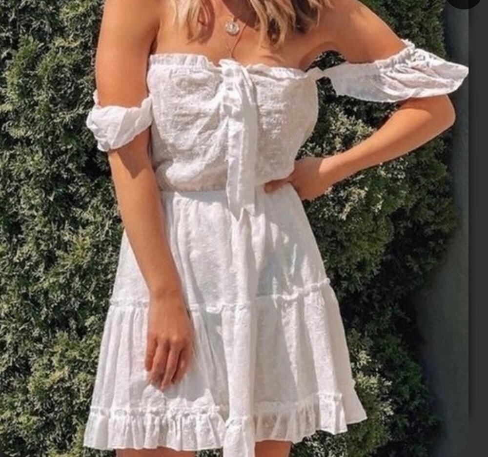 Princess Polly Boho Cottagecore White Eyelet Lace Halter Mini NWT Size 8 Bridal